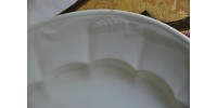 Plat ovale ancien Furnivals en céramique blanche