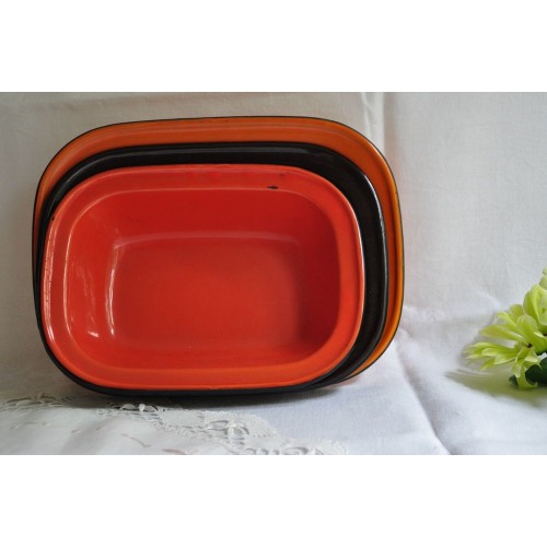 Vintage Bright and Colourful Set of Enamelware