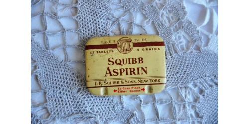Petite boîte d'aspirines Squibb en fer blanc