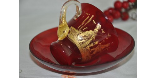 Tasse en verre de Venise incrusté d'or