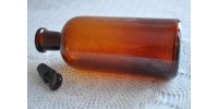 Flacon de pharmacie ancien en verre ambré moyen