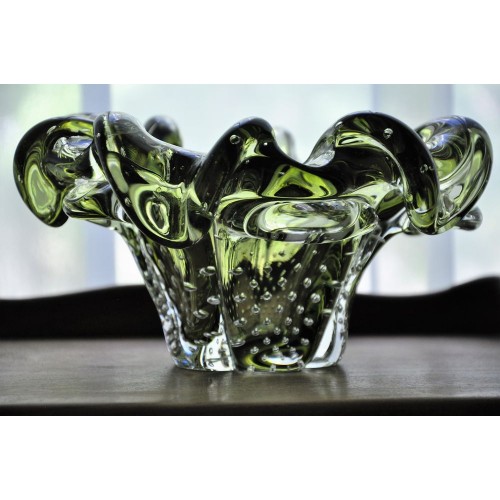 A Murano glass bowl in voluptuous flower shape 