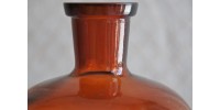 Grande bouteille de pharmacie en verre ambré