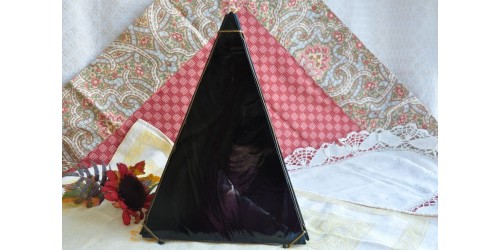 Pyramide décorative en verre vitrail noir