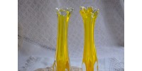 Paire de vases design en verre clair et jaune citron