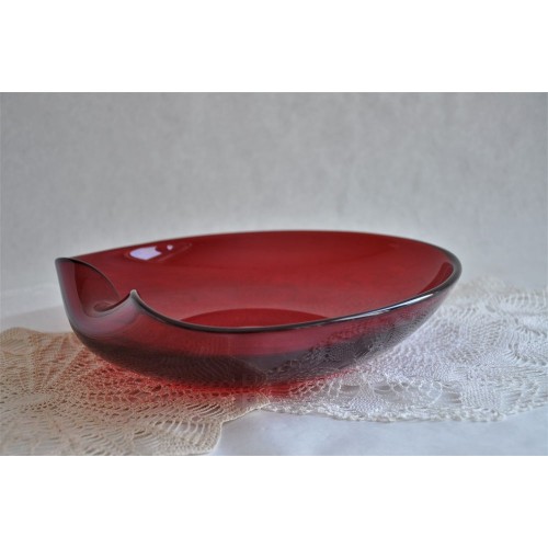 Shell Shaped Decorative Red Art Glass Dish